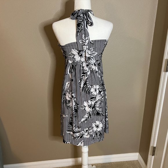 Versatile Summer Dress-Excellent Condition - Picture 10 of 11